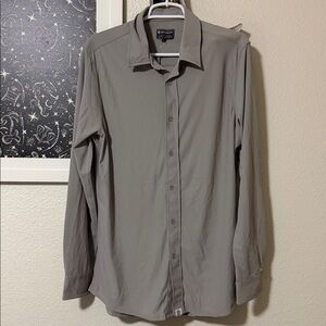 Born Primitive Performance Long Sleeve Button Up Shirt Men's L Tailored Fit Grey